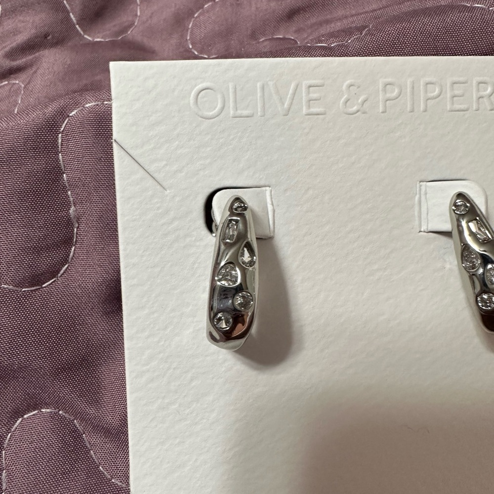 Olive & Piper Ren Earrings NWT Curved Silver Half Hoops With CZs Titanium Posts - Picture 3 of 3